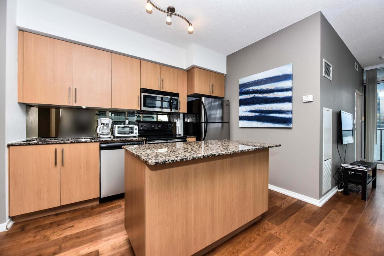 Sarkar Suites - Maple Leaf Square Toronto Esterno foto