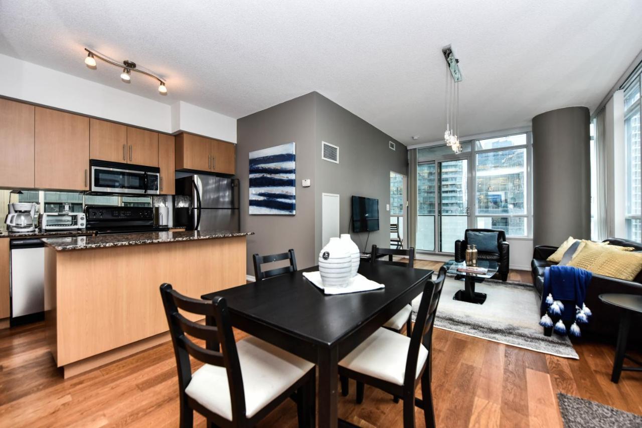 Sarkar Suites - Maple Leaf Square Toronto Esterno foto