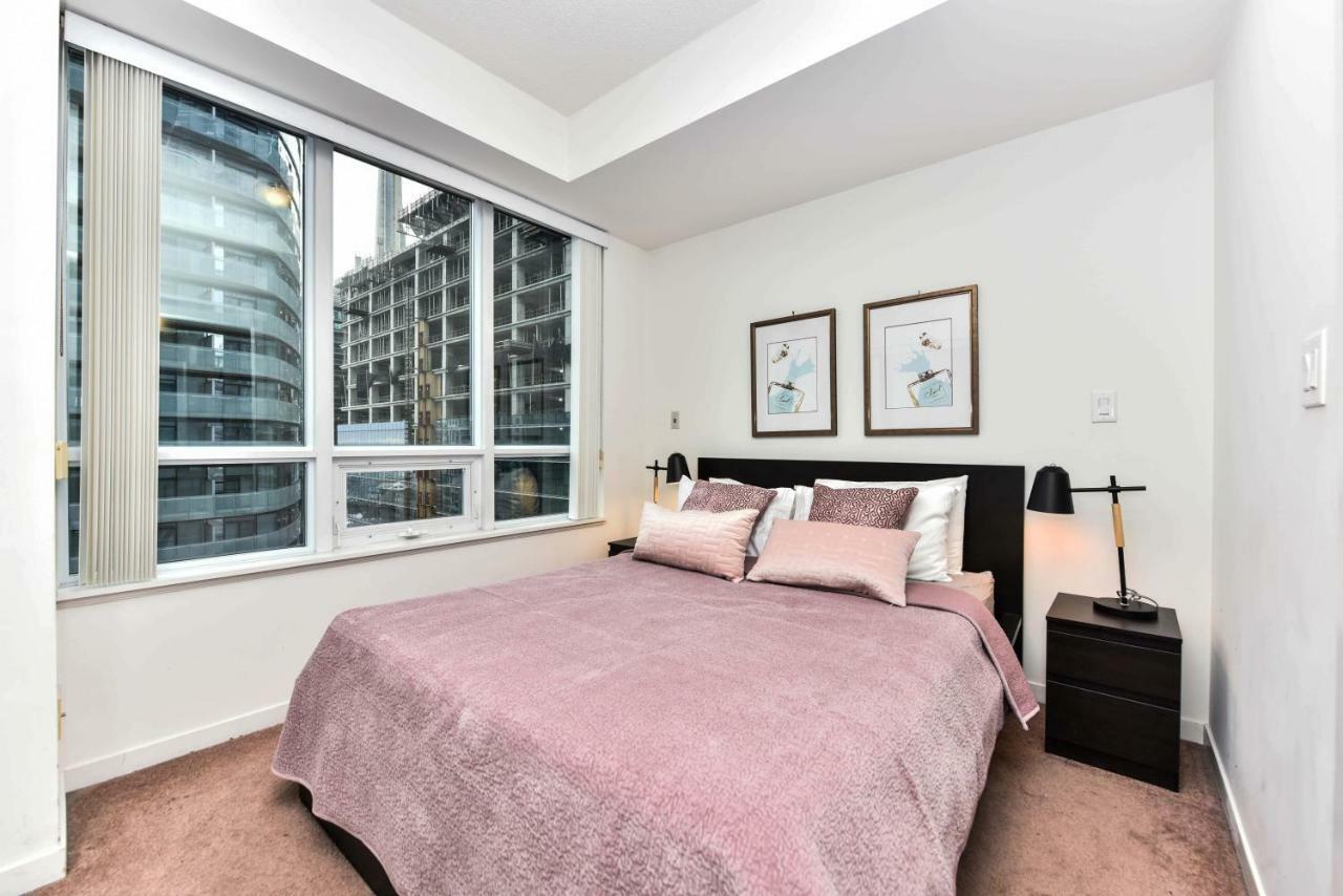 Sarkar Suites - Maple Leaf Square Toronto Esterno foto