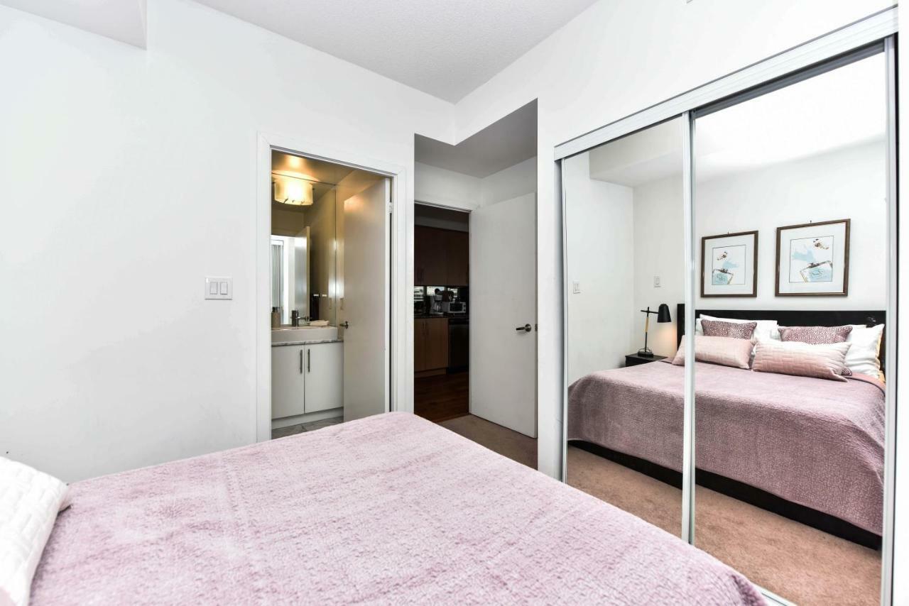 Sarkar Suites - Maple Leaf Square Toronto Esterno foto