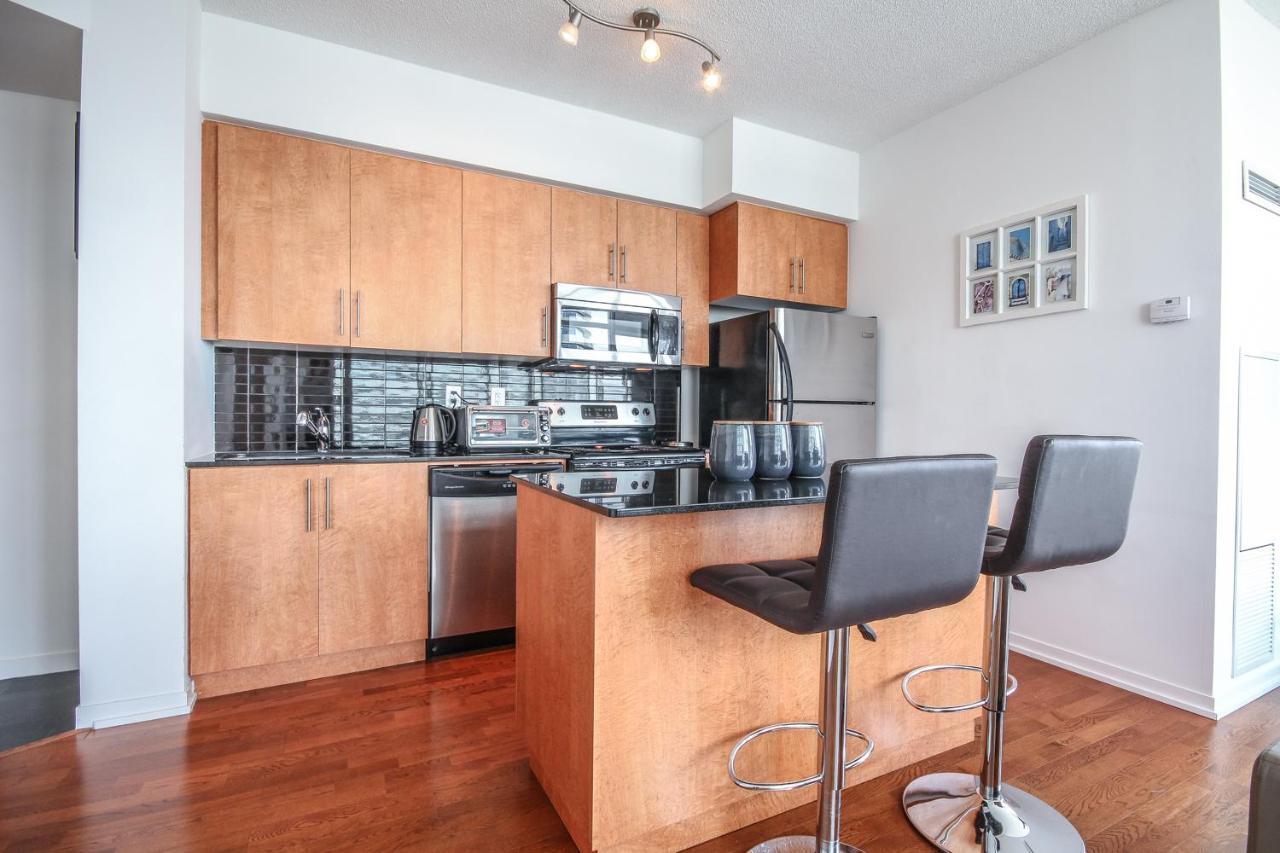Sarkar Suites - Maple Leaf Square Toronto Esterno foto