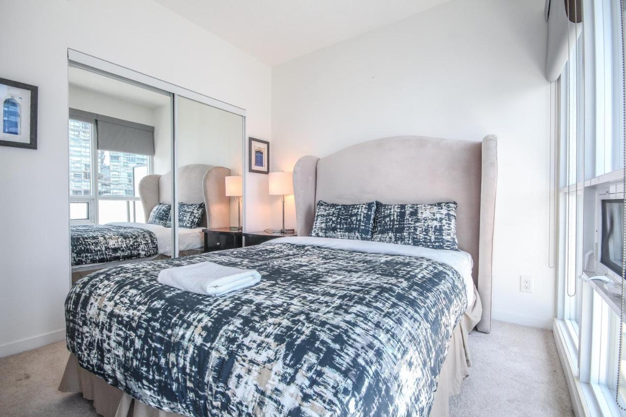 Sarkar Suites - Maple Leaf Square Toronto Esterno foto