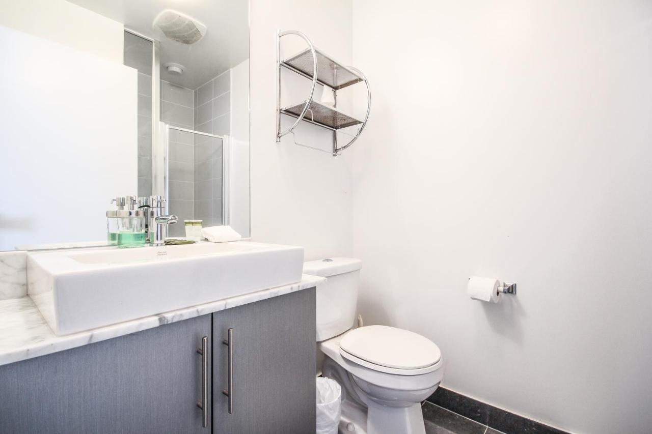 Sarkar Suites - Maple Leaf Square Toronto Esterno foto