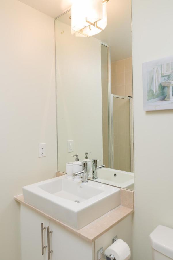 Sarkar Suites - Maple Leaf Square Toronto Esterno foto